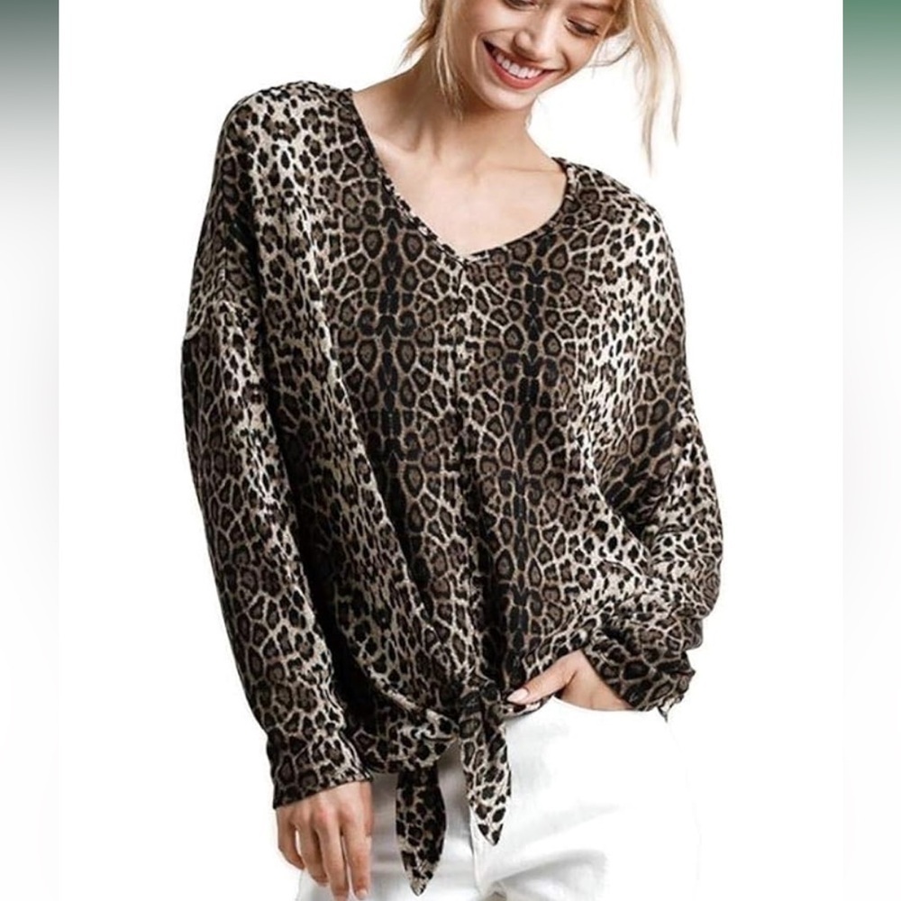 Umgee Women’s Leopard Front Tie Dolman Sleeve Top size Small NWT Long Sleeve